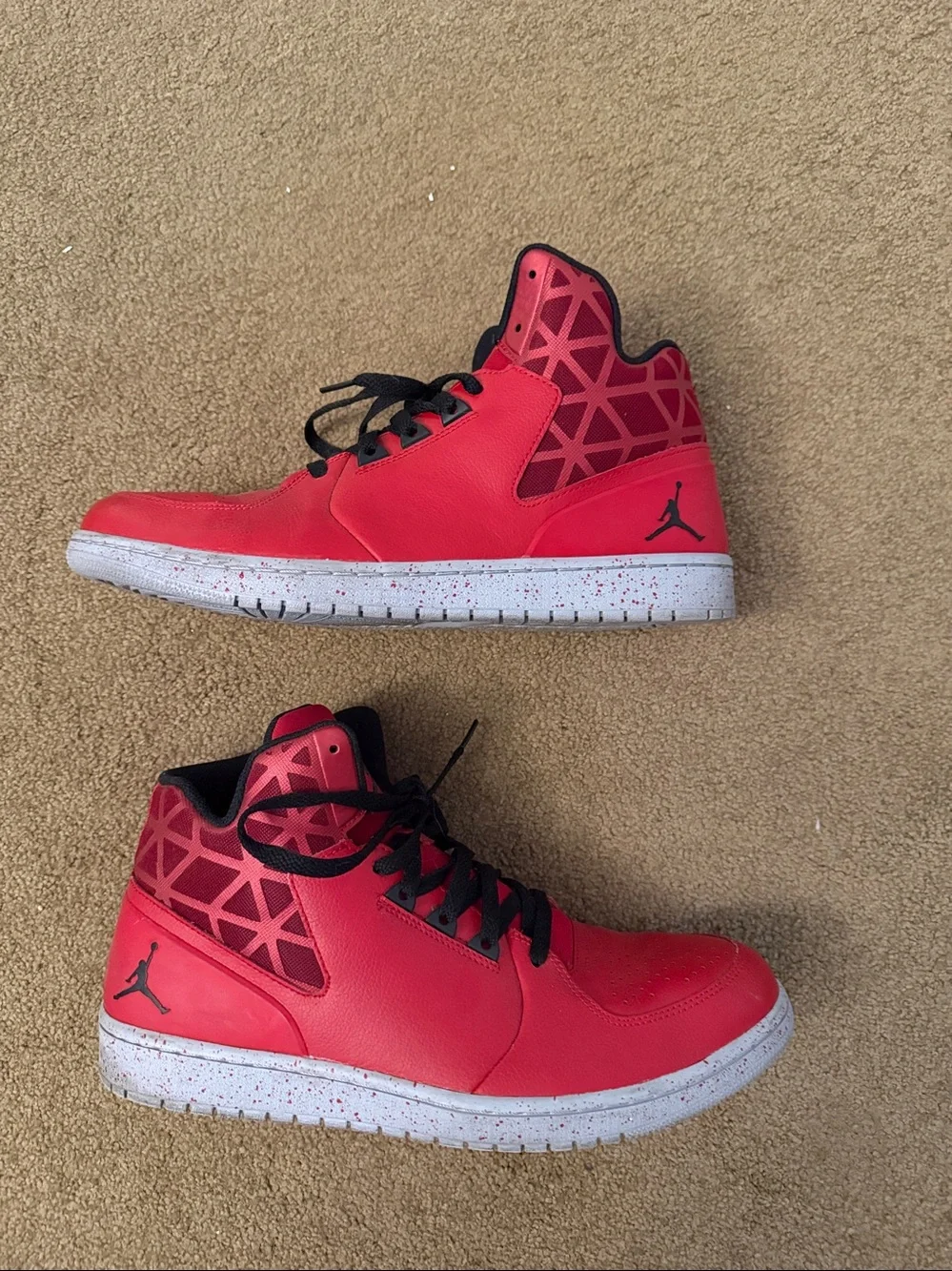 Jordan• 1 Flight 3 in Red